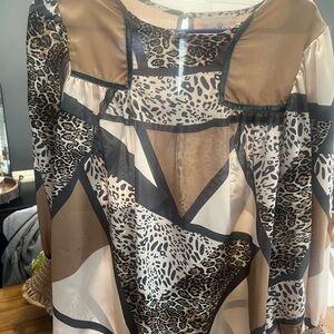 UMGEE Chic Animal Print Blouse SZ SMALL